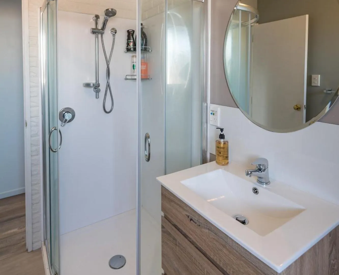 Privacy, Comfort And A Lot More - Entire 2 Bedroom House With Free Cycles Christchurch 0*,